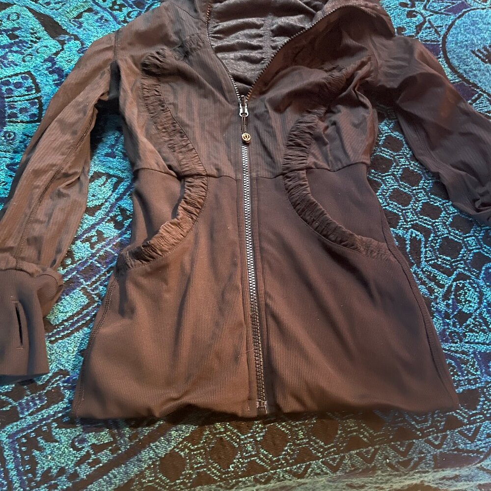 Lululemon Athletica fully reversible grey/black zippered jacket